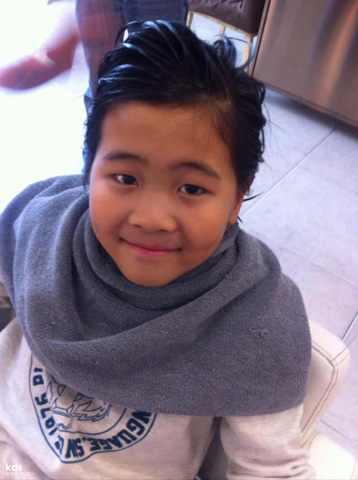 小孩打扮得一定要洋气,不能土气 宽带山KDS-宽