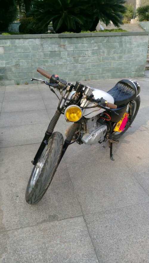 gn125改复古摩托车