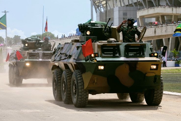 坦桑尼亚陆军装备的中国制wz555装甲运兵车