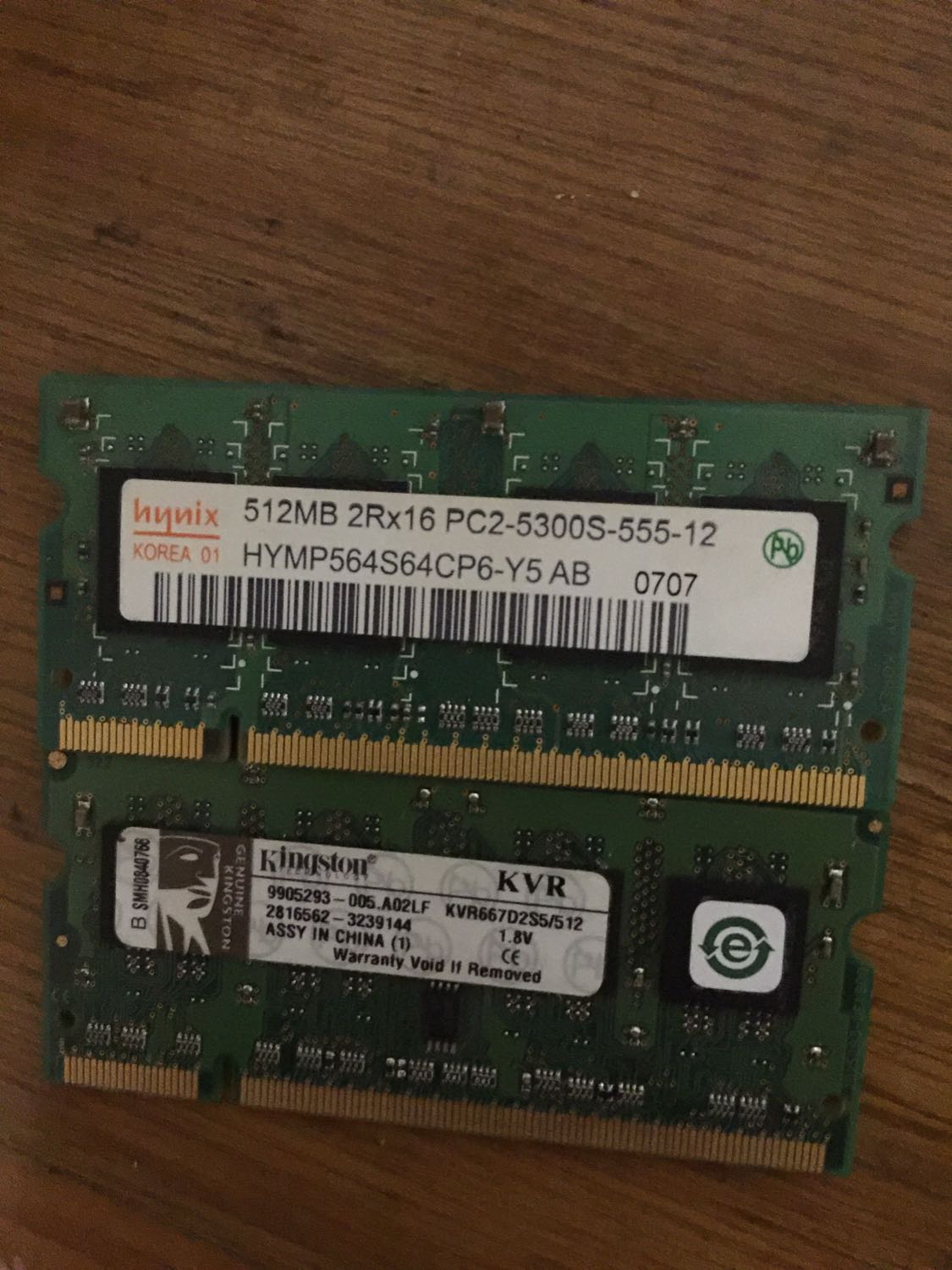 一根海力士ddr2 512mb 一根金士顿ddr2 512mb,都是667频率15包邮,可走