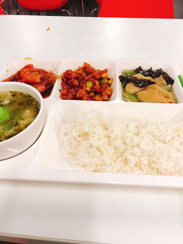女土匪每天更新公司食堂工作餐