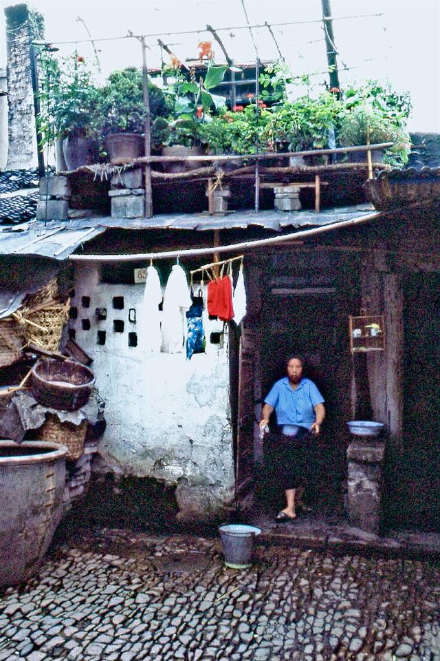 走进70年代的弄堂内