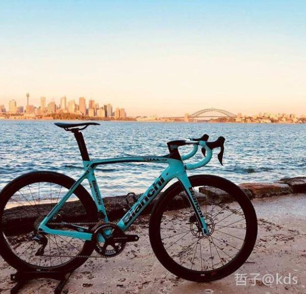 bianchi 死忠粉飘过,虽然买不起.