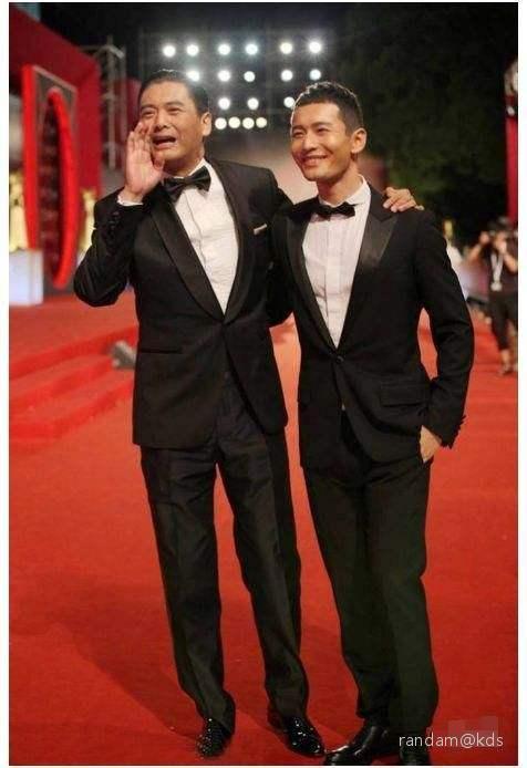 周润发自曝身高没有180cm,那黄晓明多高?