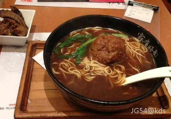 肉圆面,素浇面算是面馆里中位价格里被点率最低的2个了吧?