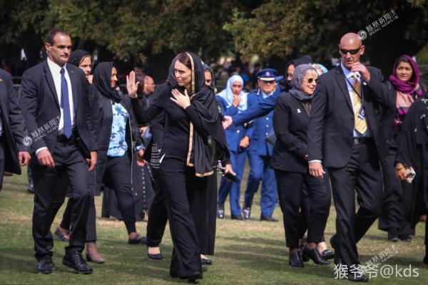 枪击案后 新西兰80后女****获得广泛称赞