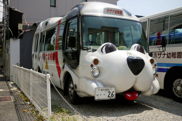 日本幼儿园校车