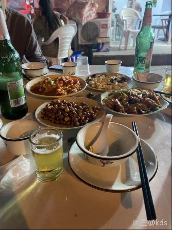 兄弟们喝喝酒