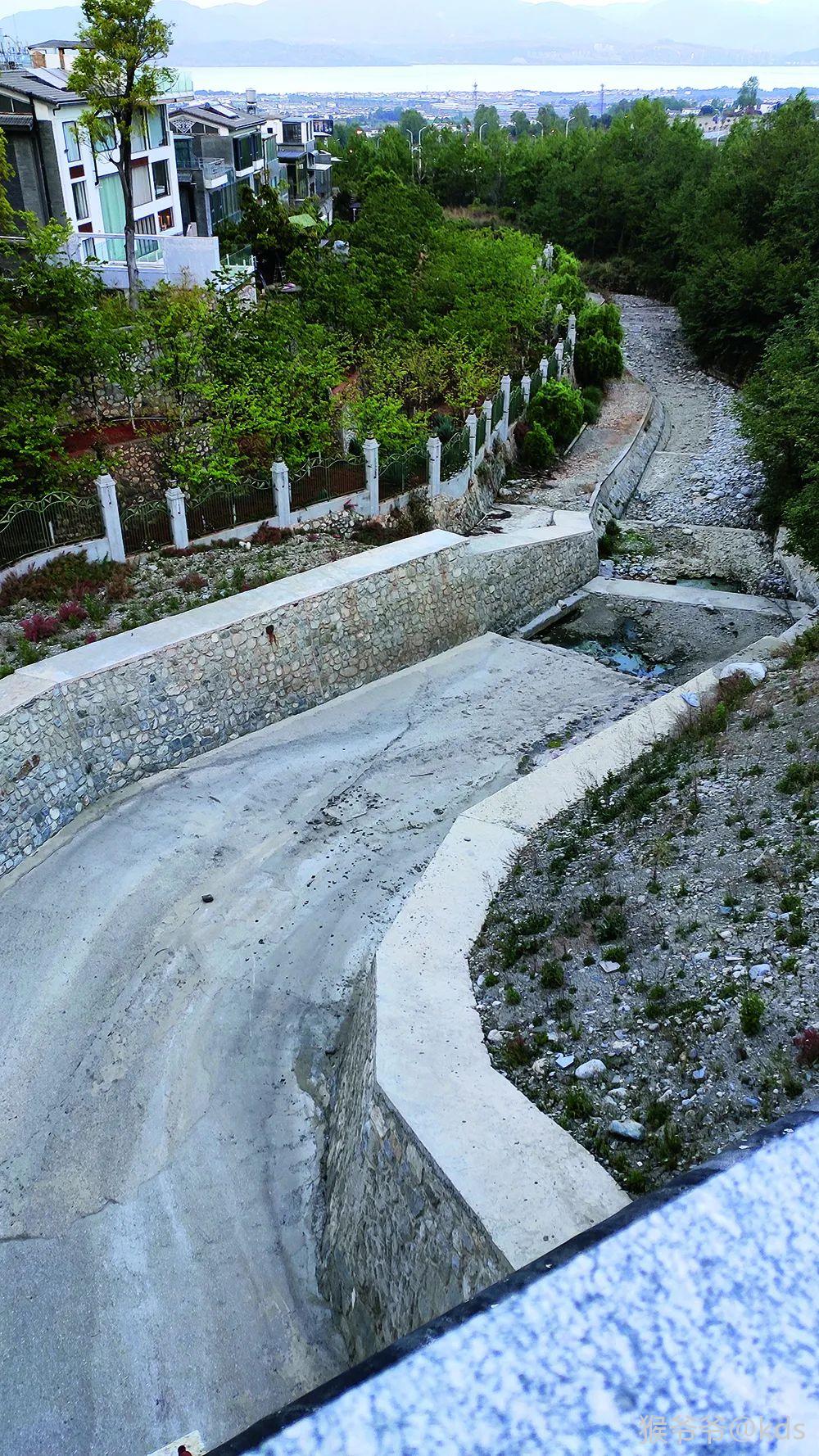 近年来,大理对洱海流域的环境治理投入巨大 但围绕治理理念和治理方式