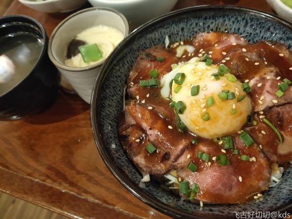 牛肉温泉蛋盖饭套餐!