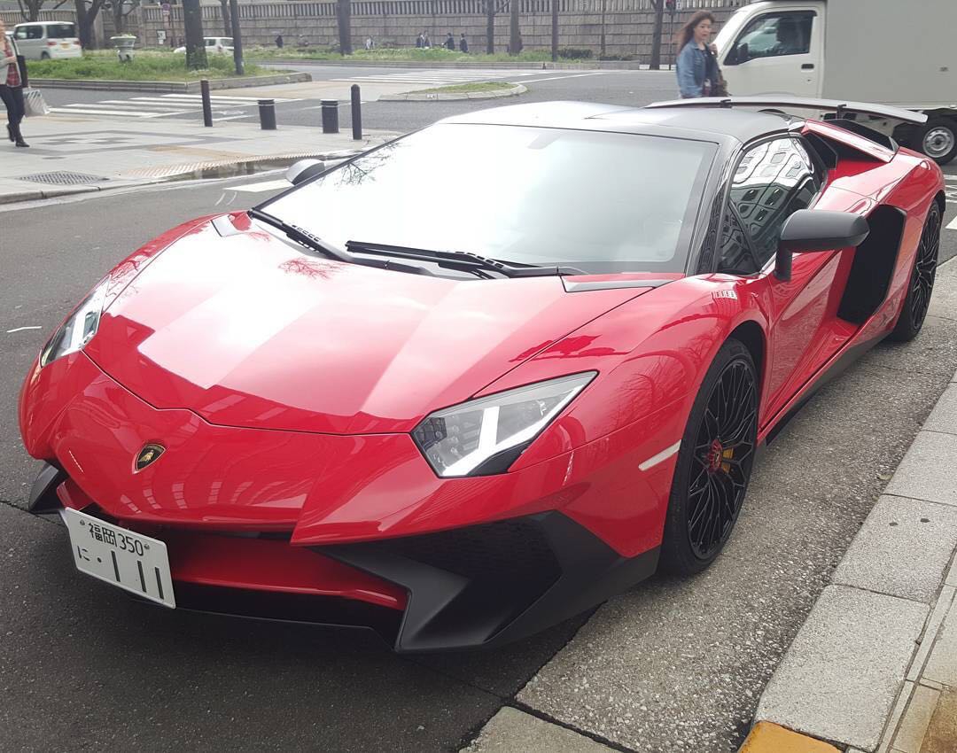 [ipad]日本真是有钱到处都可以看到豪车跑车