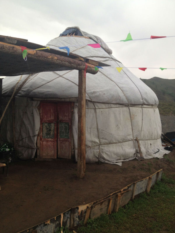 之后路过一个牧民家,撸主感觉有点渴了.