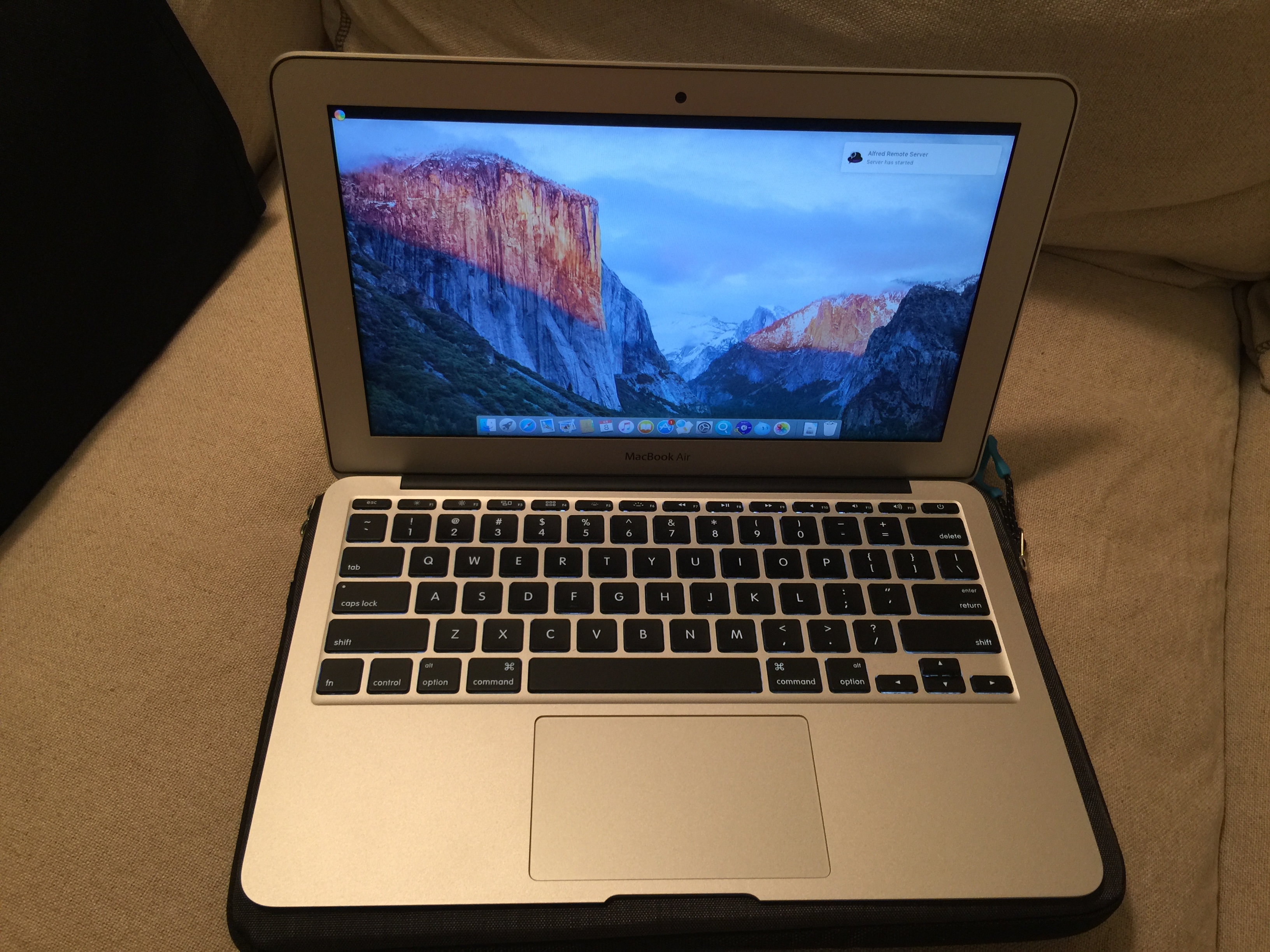 出一台2014年11寸苹果笔记本macbook air