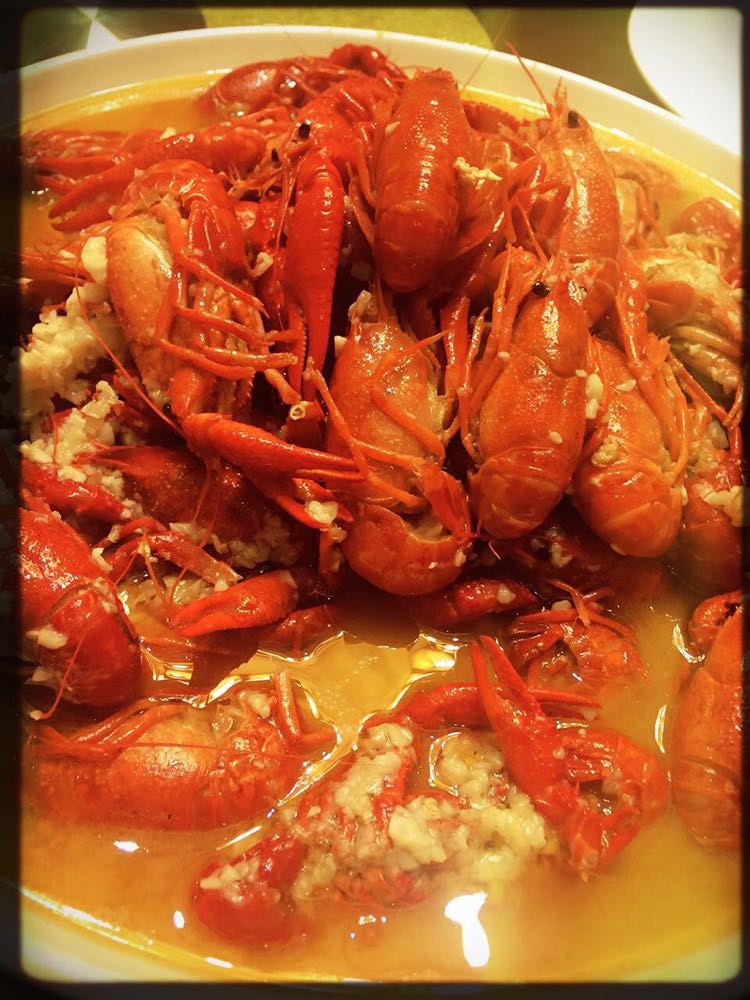 半夜放毒帖 在吃宵夜的进 别苗头