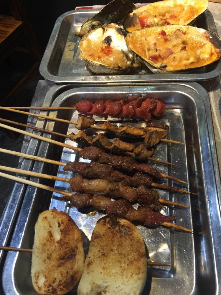 半夜放毒帖 在吃宵夜的进 别苗头