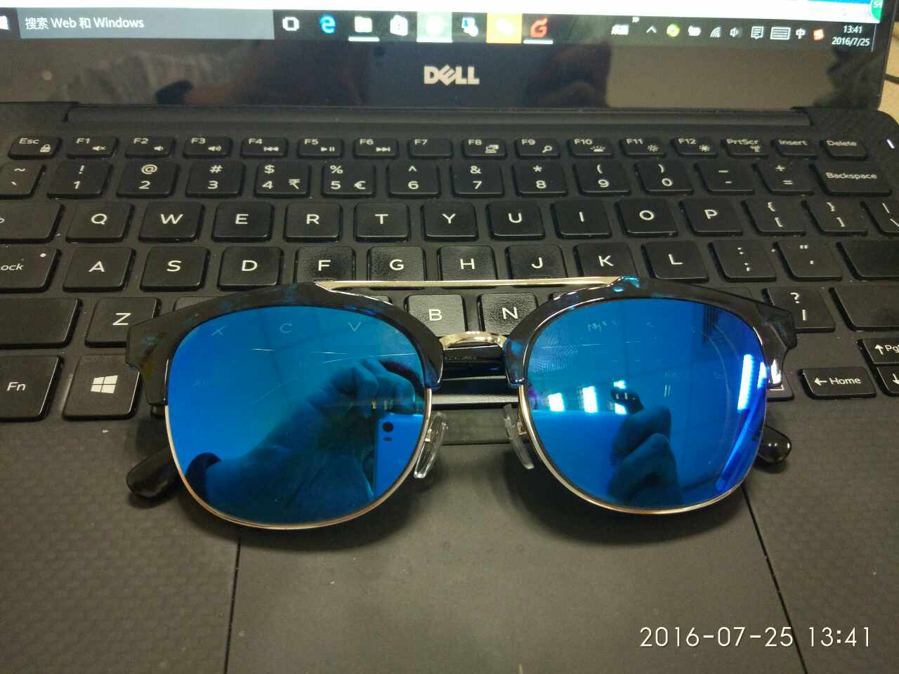 山上开眼镜店兄弟那里新配的一副偏振光太阳镜