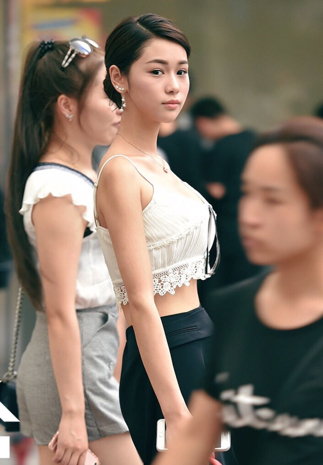 主题:[iphone]高个子的女人是不是普遍飞机场?