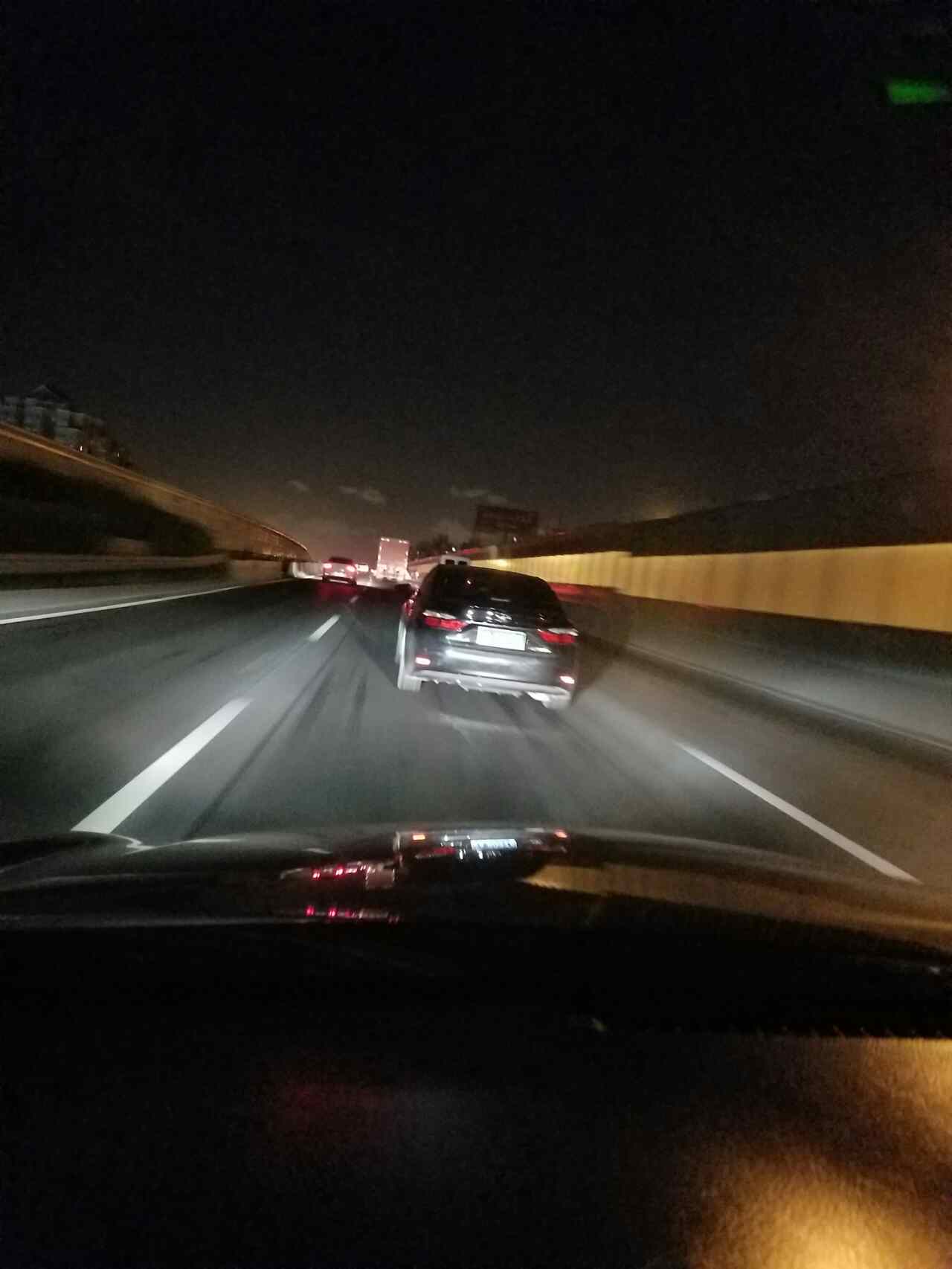 晚上高速公路真实照片图片