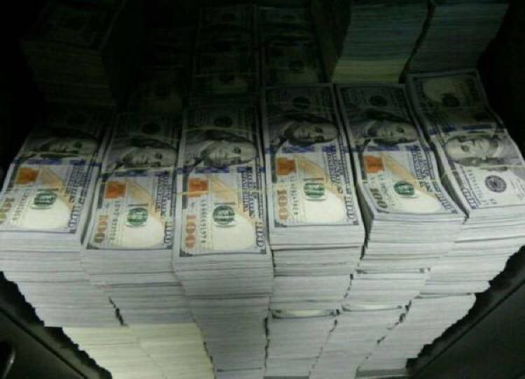 卖了套房子,换了美元藏家里能度过经济危机吗