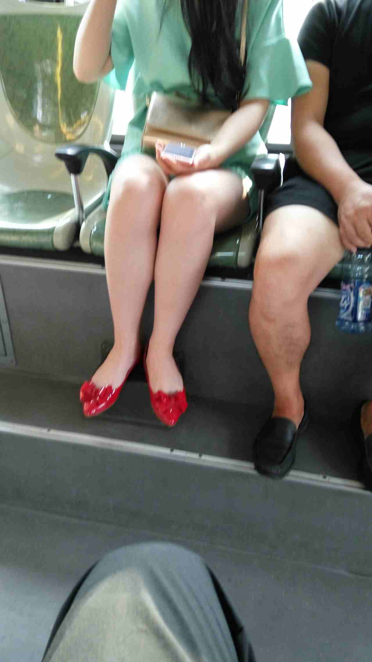 公交大白腿_kds宽带山