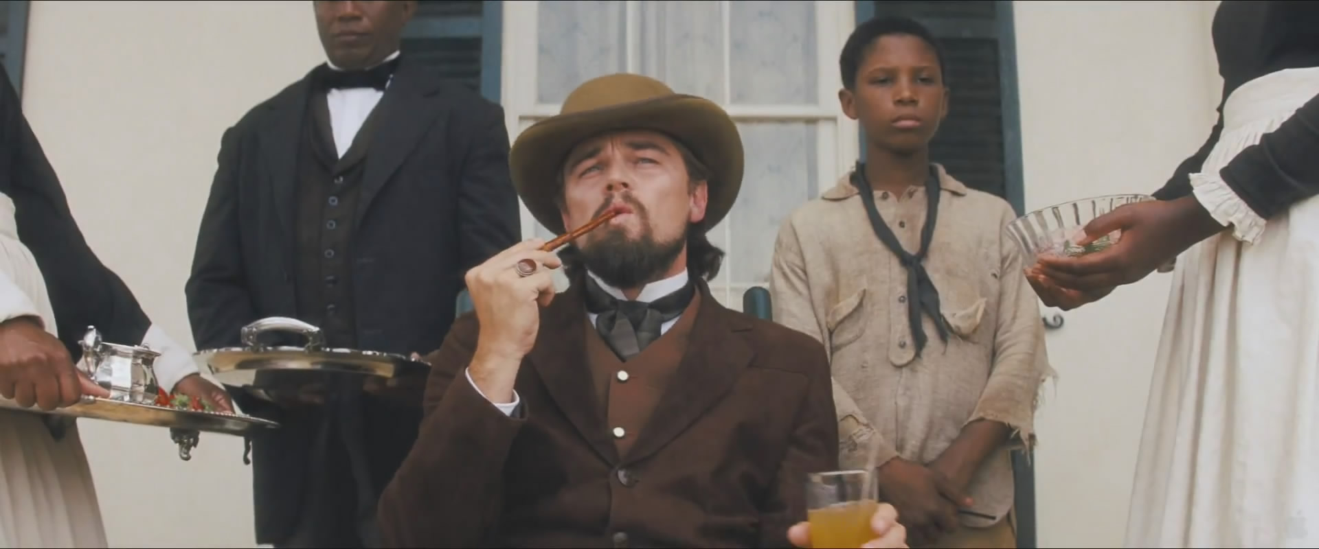 主题:抽烟最帅的是不是他