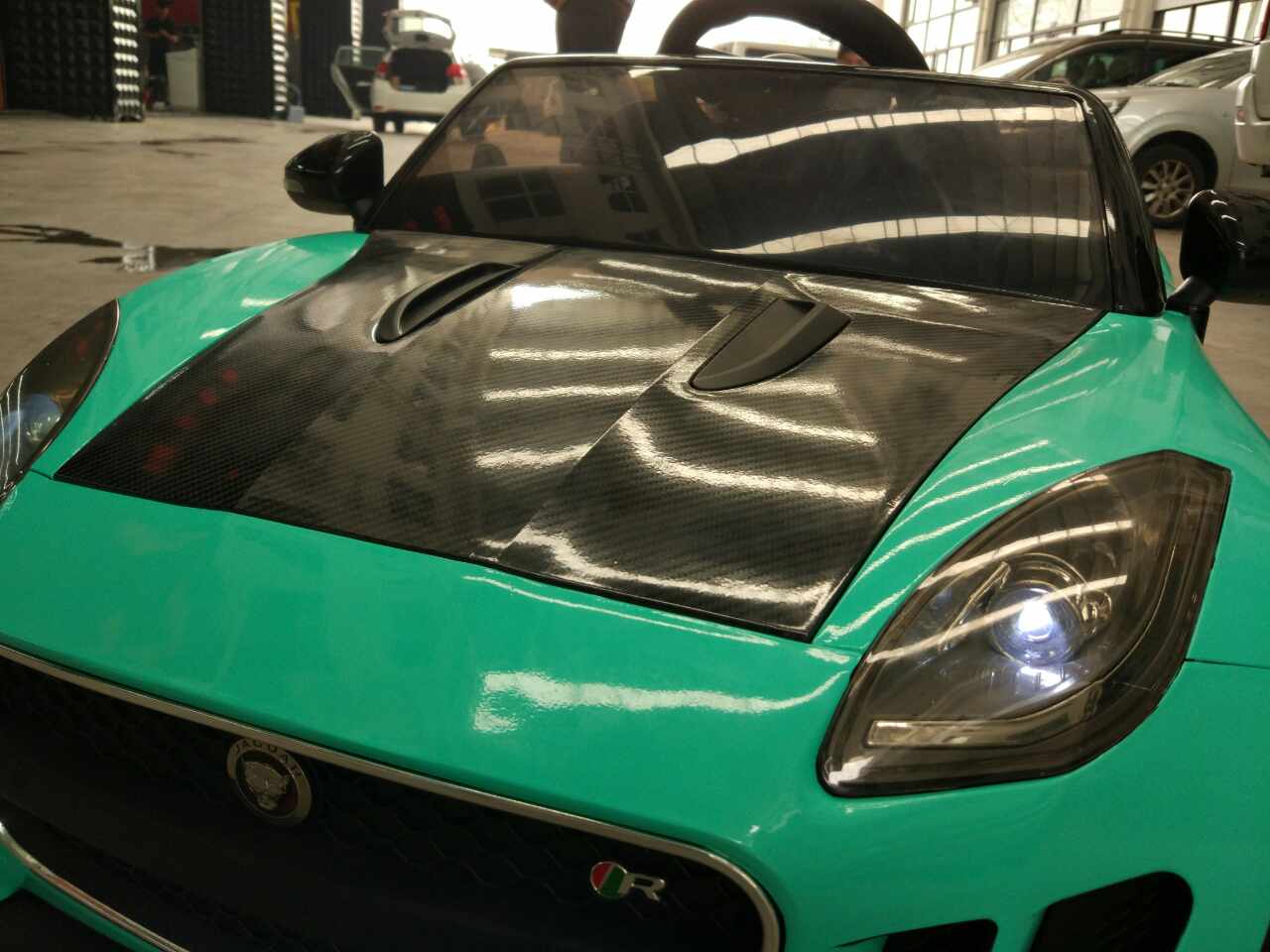 帮儿子的小电动车贴了个tiffany蓝