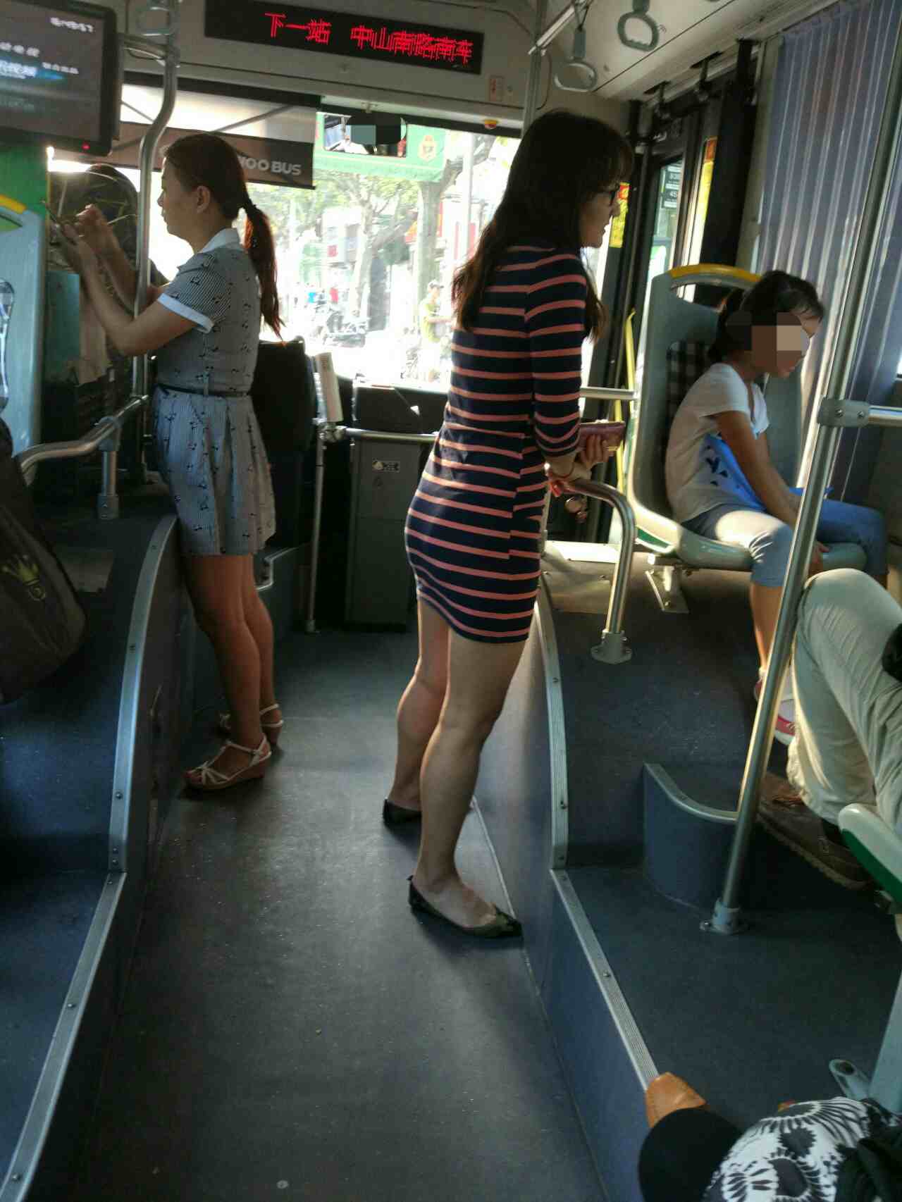 妈妈撅尻姿势嗲