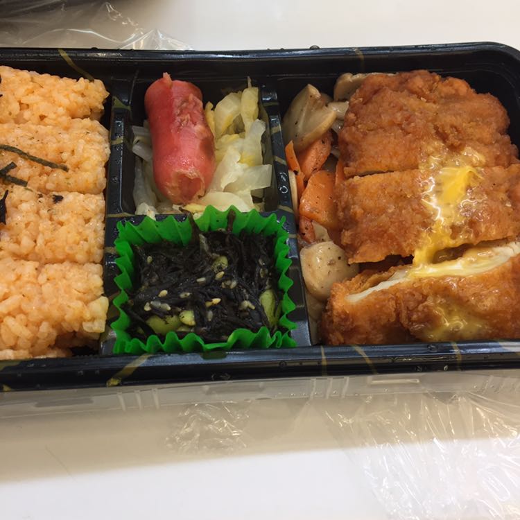 便利店的盒饭微波炉加热饭盒会释放毒伐