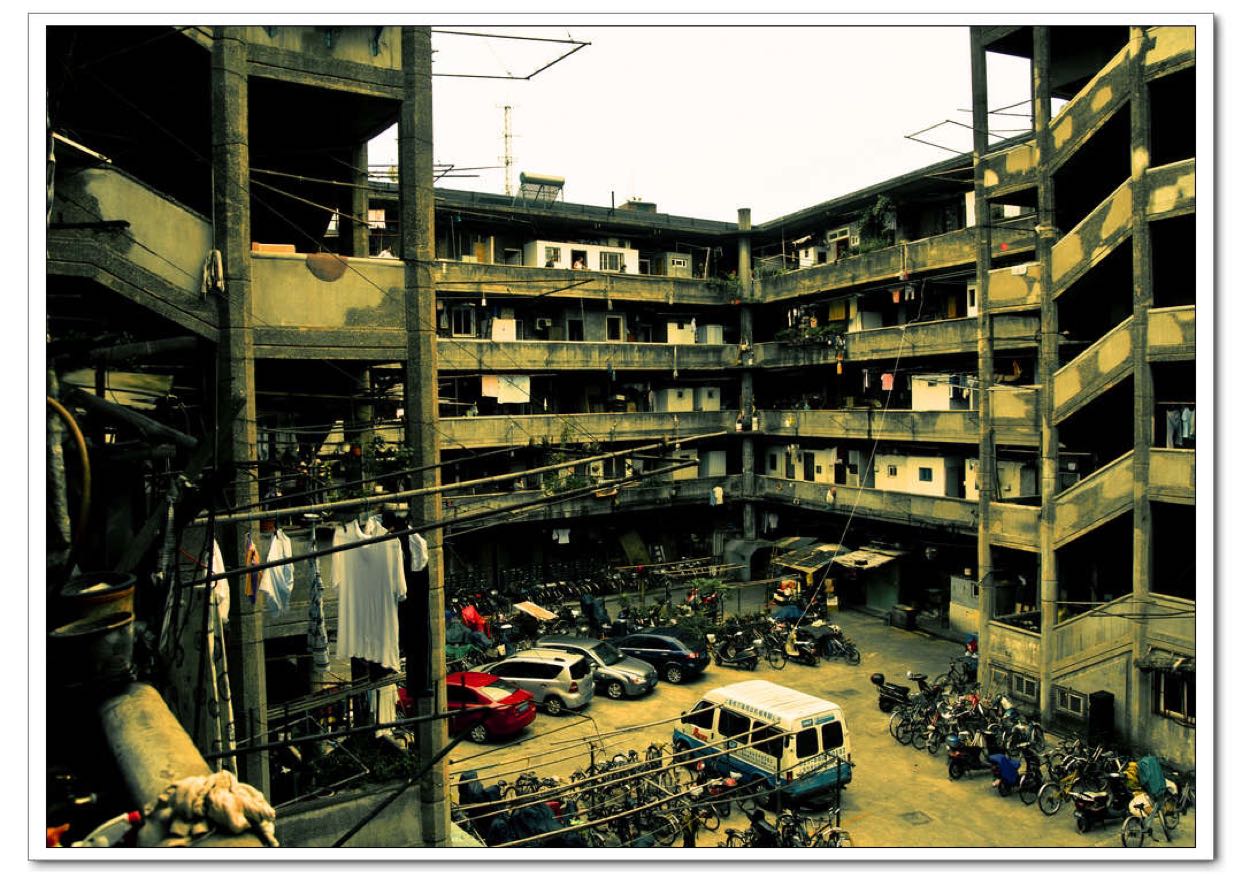 主题:[iphone]滚地龙靠努力拿高薪有体面工作,还是滚地龙吗