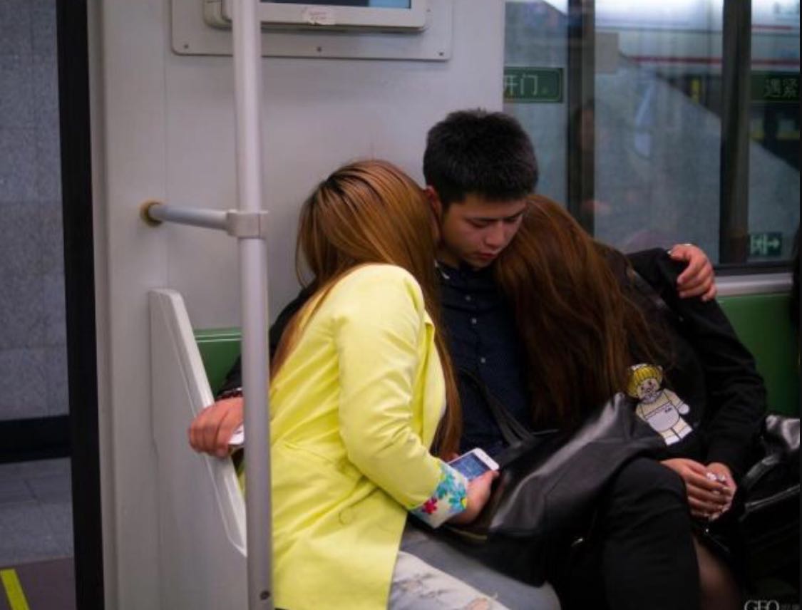 主题:[iphone]网名叫笨笨熊的地铁摄影爱好者