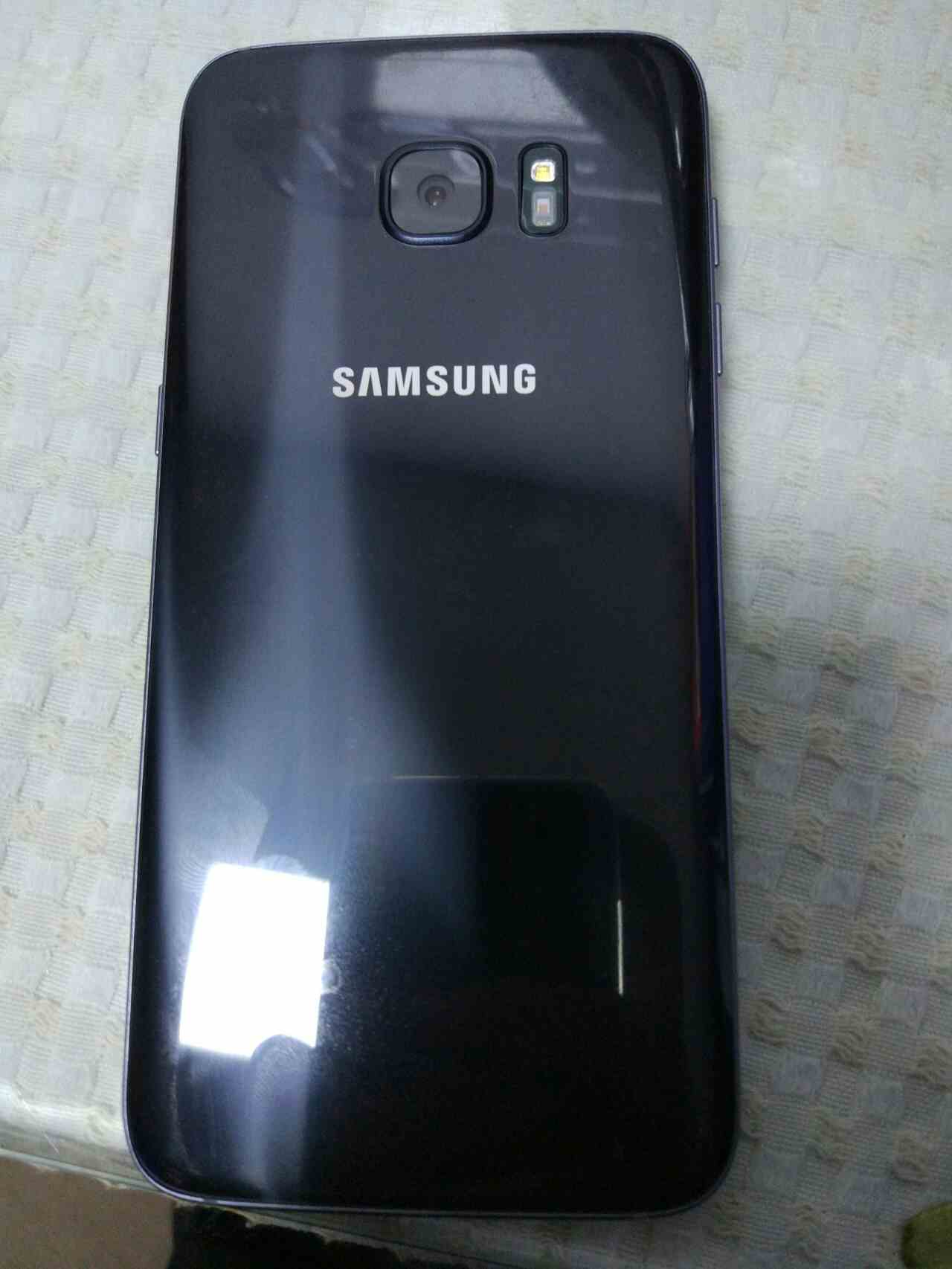 主题:出自用三星s7e国行32g