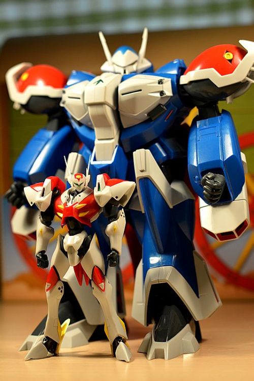 谁认出这是哪套机甲?