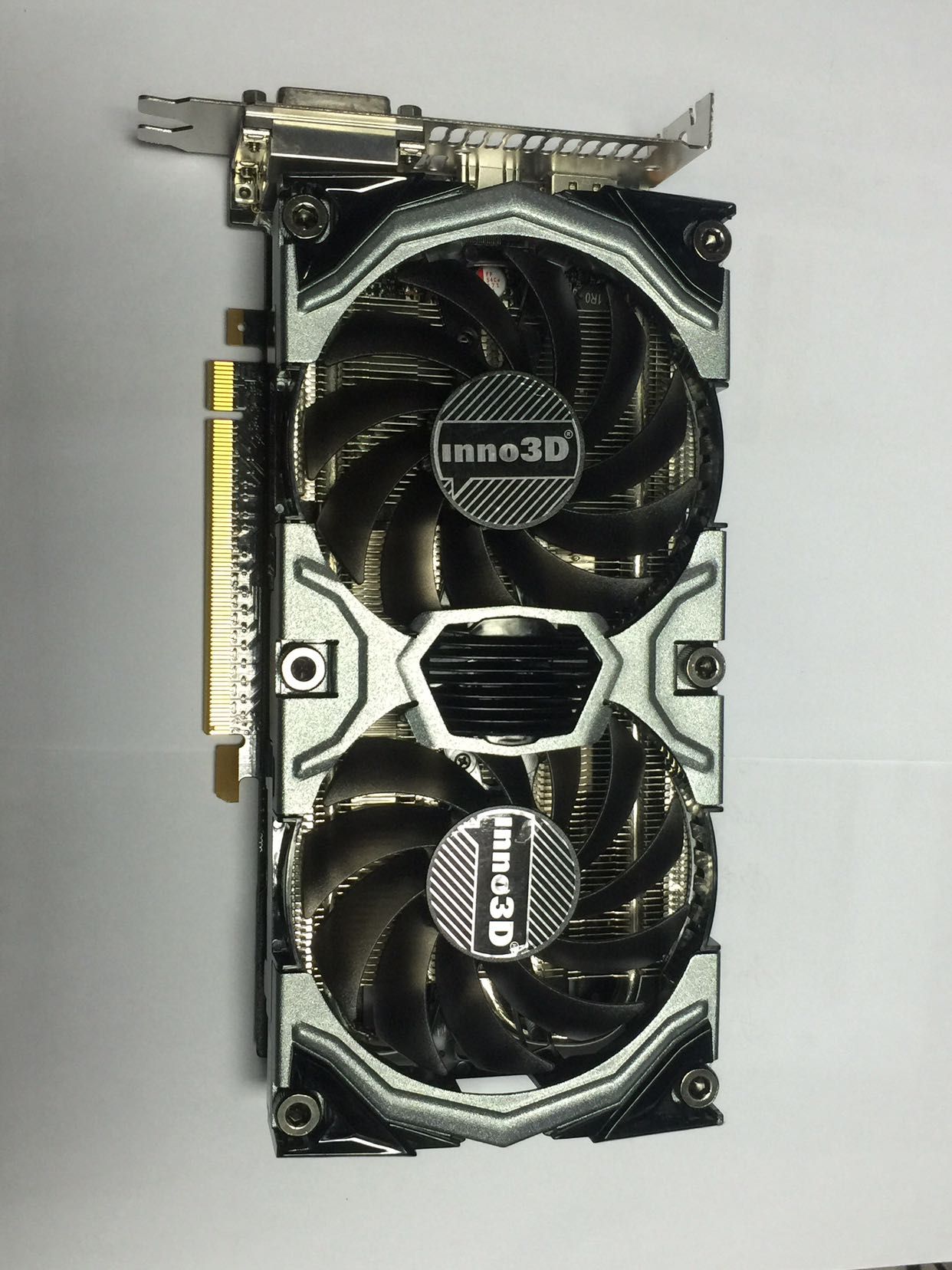 出两片映众gtx970显卡 真实4g 16年出厂