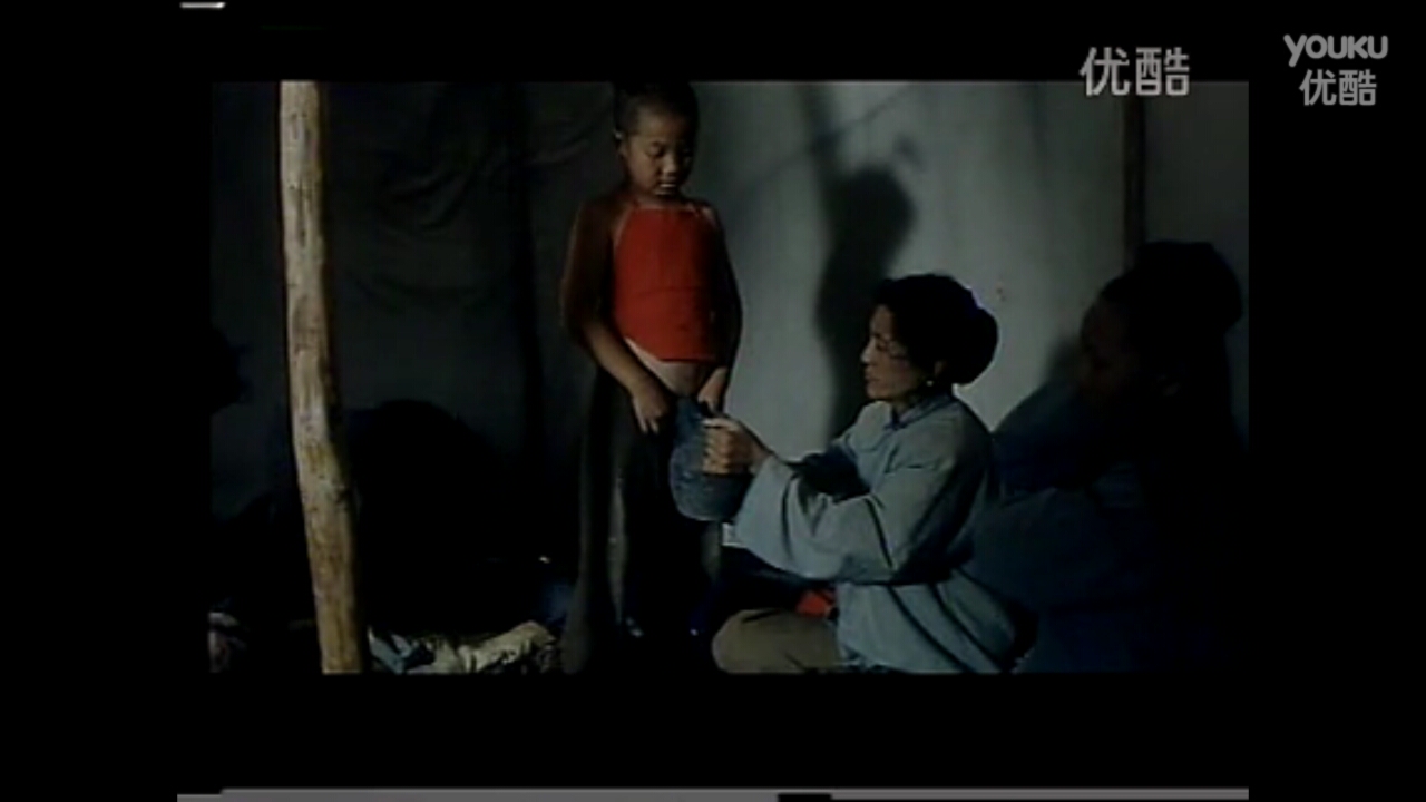 这个要被阉割小男孩叫麦穗,给了他一个正在撒尿的镜头