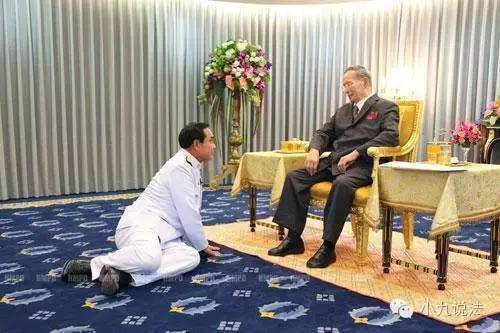 泰国人下跪的姿势实在销魂