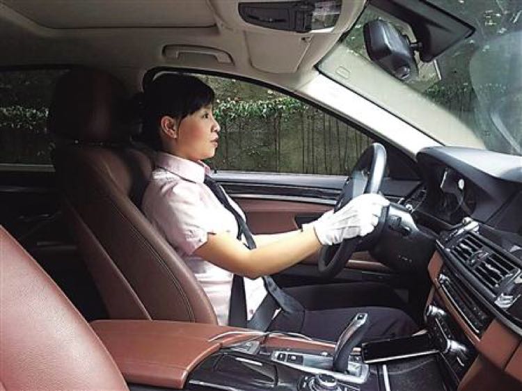 大家有谁坐到过女司机开的专车么?