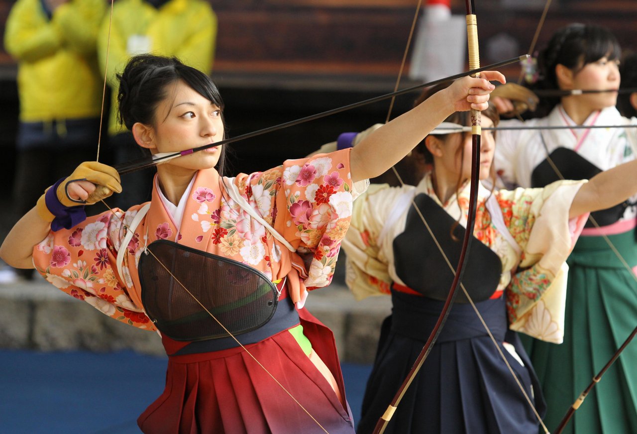 日本成人式射箭比试"通矢"