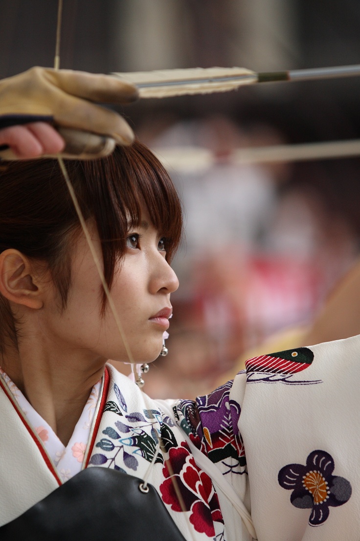 日本成人式射箭比试"通矢"