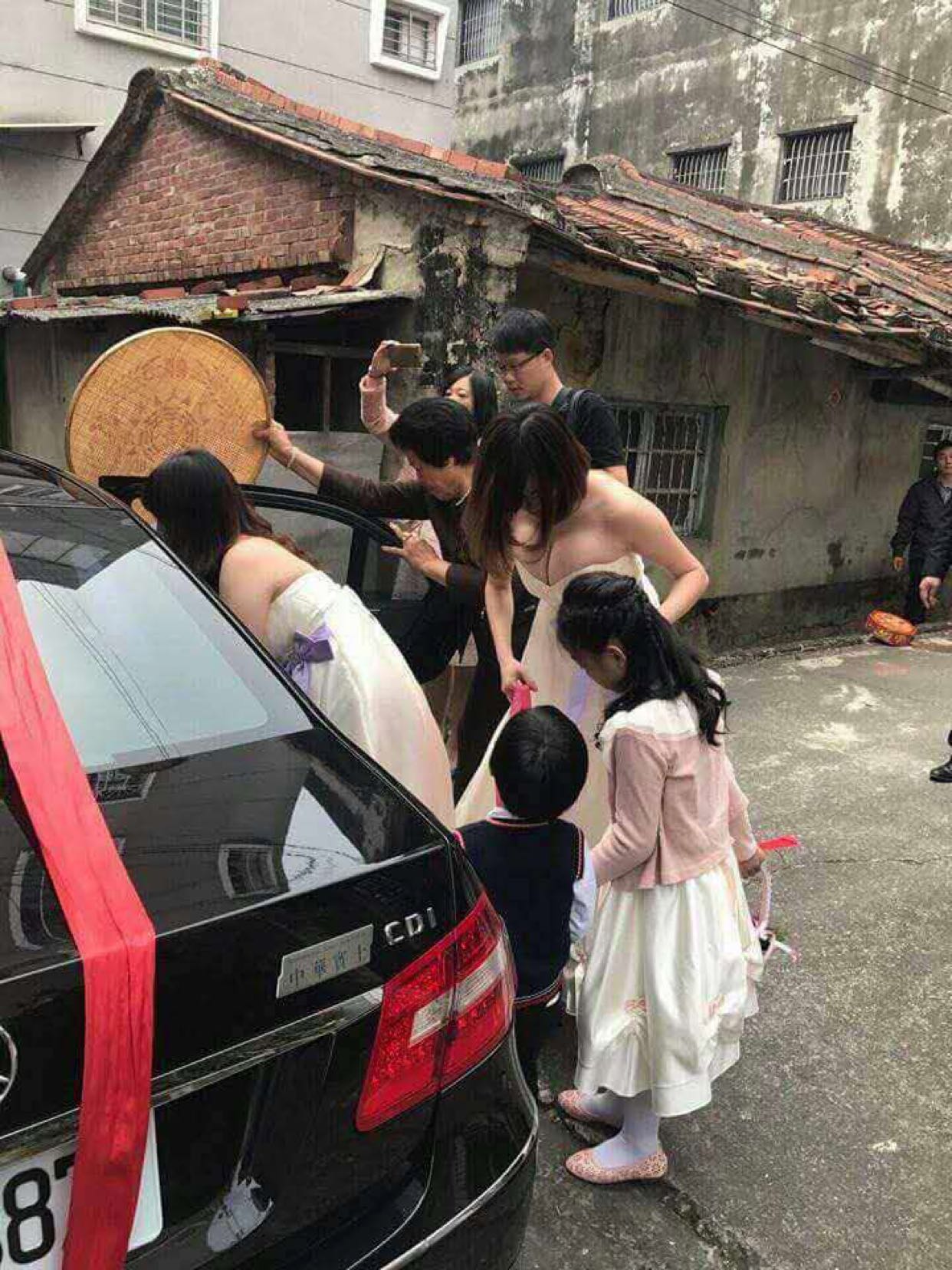 翻身就靠这对大白兔了