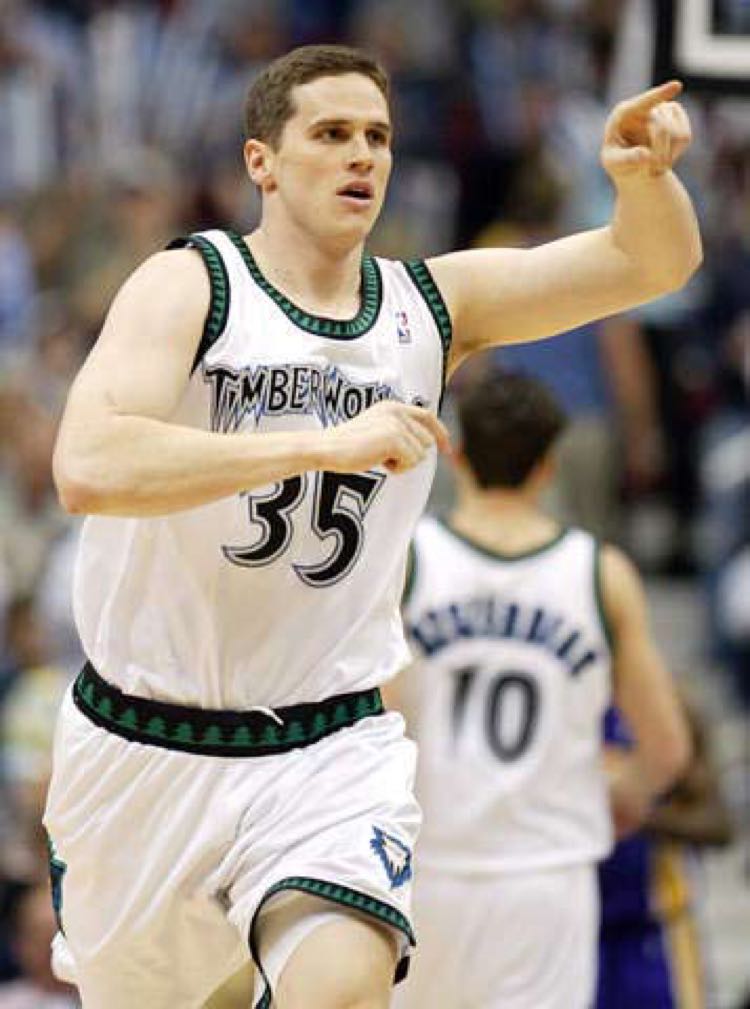 认识这个人的都是nba真正老球迷