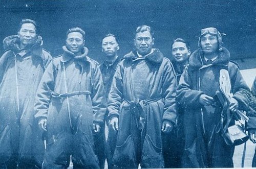 看照片,这几个飞行员腔调哪能?