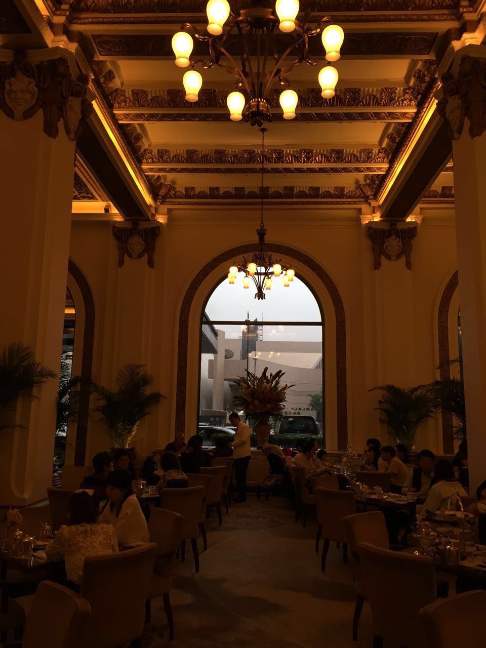 香港 半岛酒店 有空可以去喝一杯