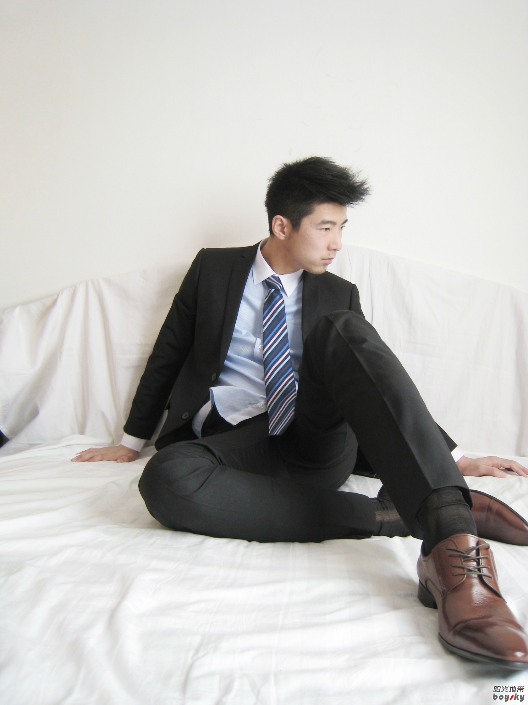 别看中介小哥挺牛比 其实是做0的