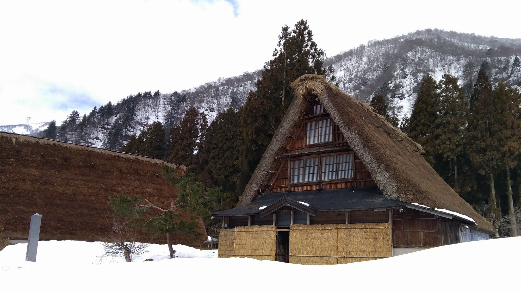 日本合掌屋地炉图片