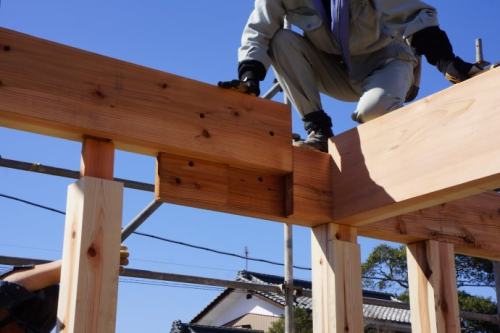 卯榫构造现代木结构住宅