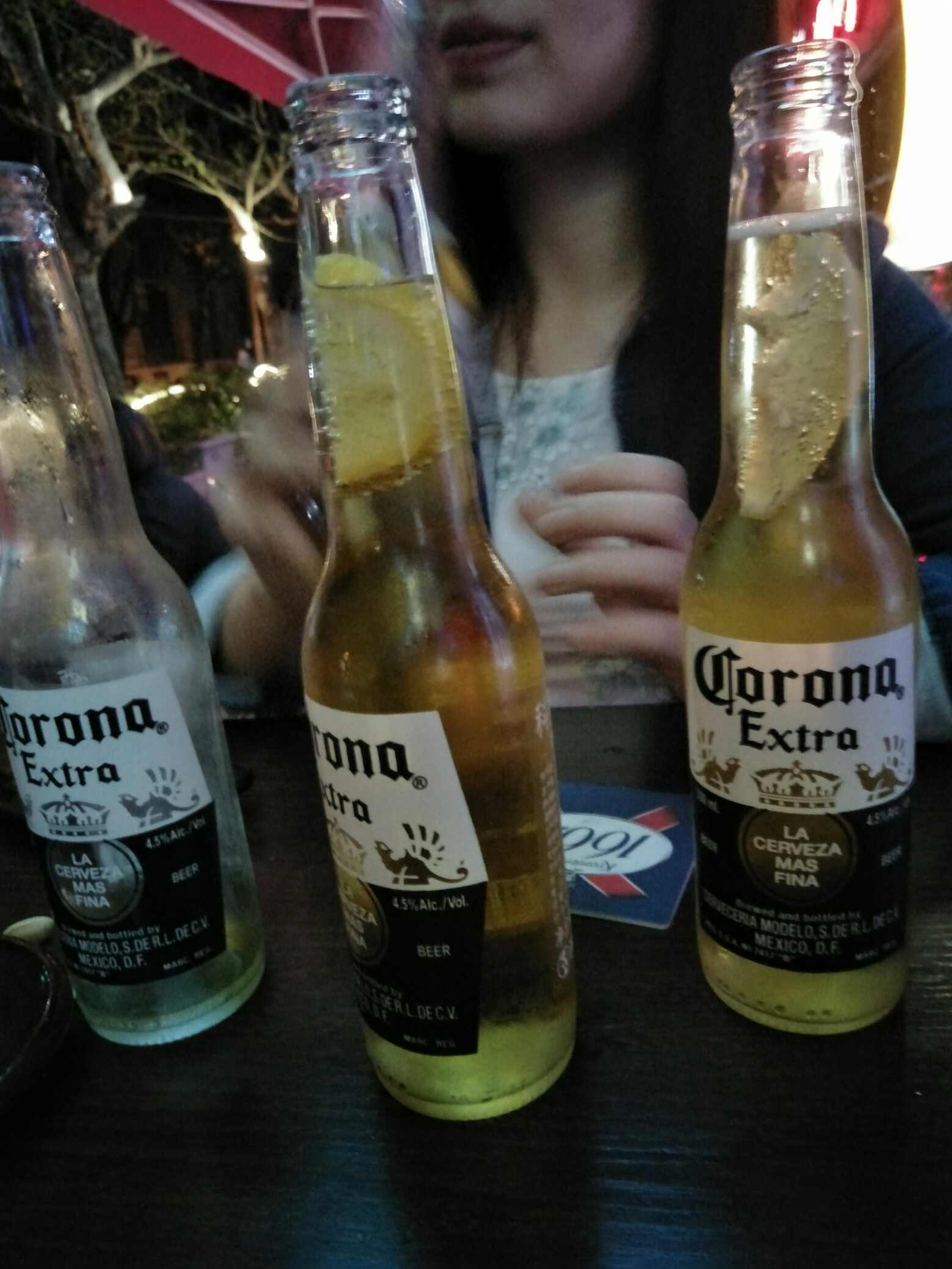 曼哈顿酒吧就是个越南窝啊