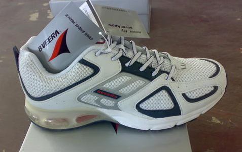 和狼牌统一时期的 大概八十年代末期 有一个上海回力和泰国合作的品牌