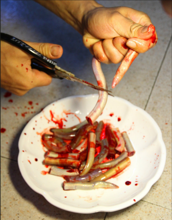 kds 美食 血鳝与鳝同类,当然就有鳝鱼的特质:传统医学认为,鳝为温补