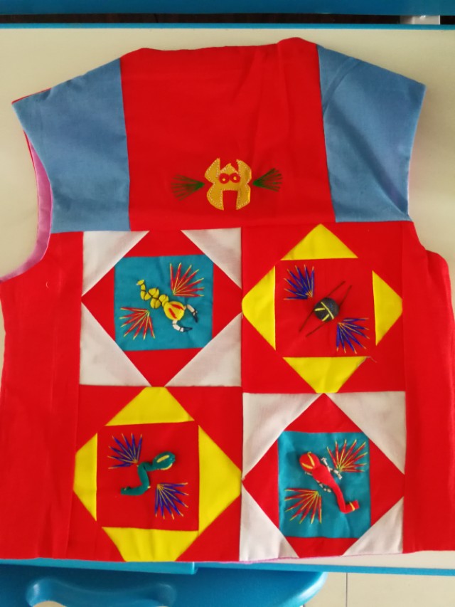 穿上我们陕西专门针对这个的五毒马甲,保你五月里五毒不侵