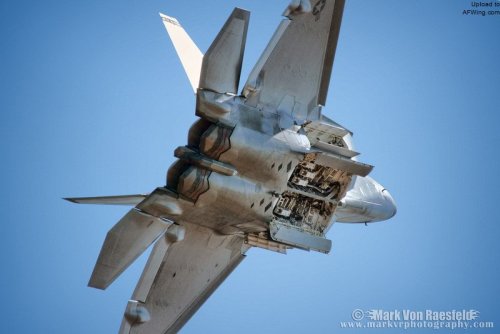 重四三巨头 F22 J20 T50 (转)